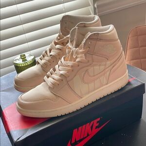 Nike Air Jordan 1 Retro Guava Ice